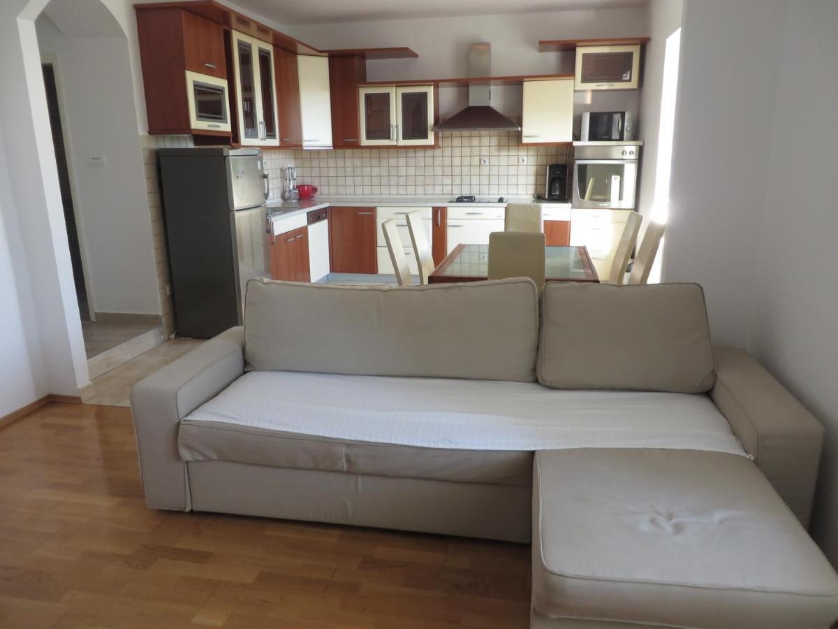 Apartments Tonka Pakoštane Εξωτερικό φωτογραφία