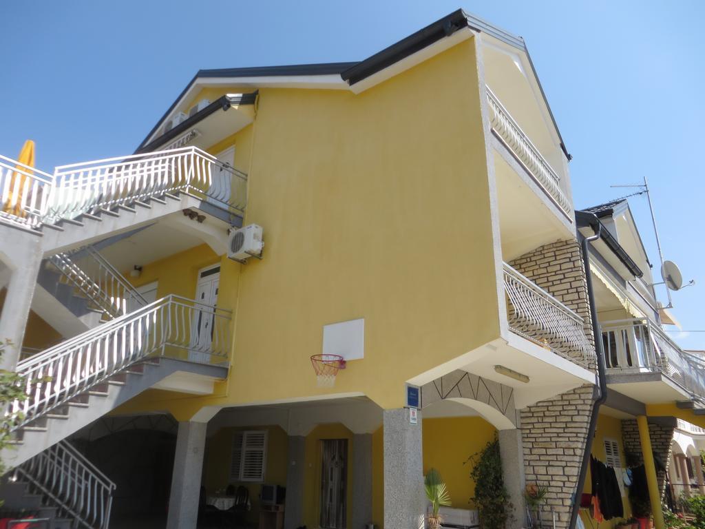 Apartments Tonka Pakoštane Εξωτερικό φωτογραφία