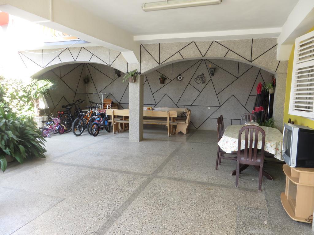 Apartments Tonka Pakoštane Εξωτερικό φωτογραφία