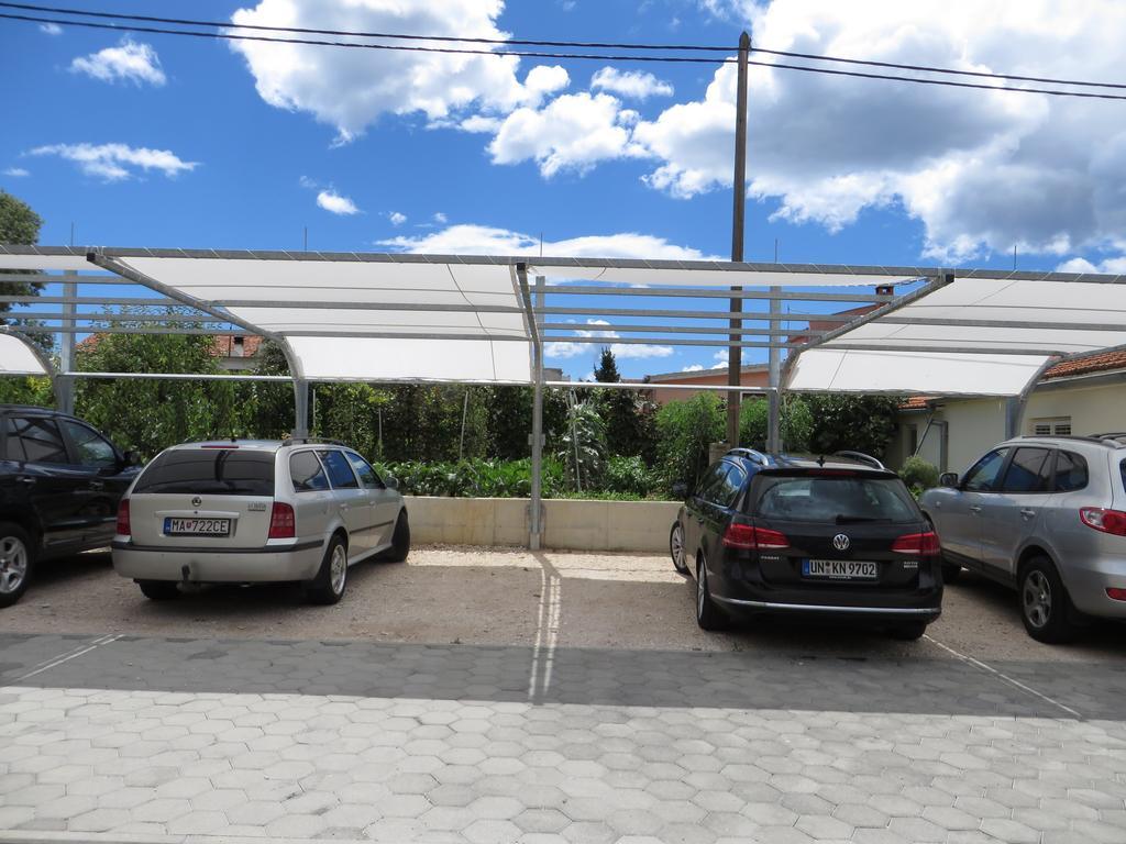Apartments Tonka Pakoštane Εξωτερικό φωτογραφία